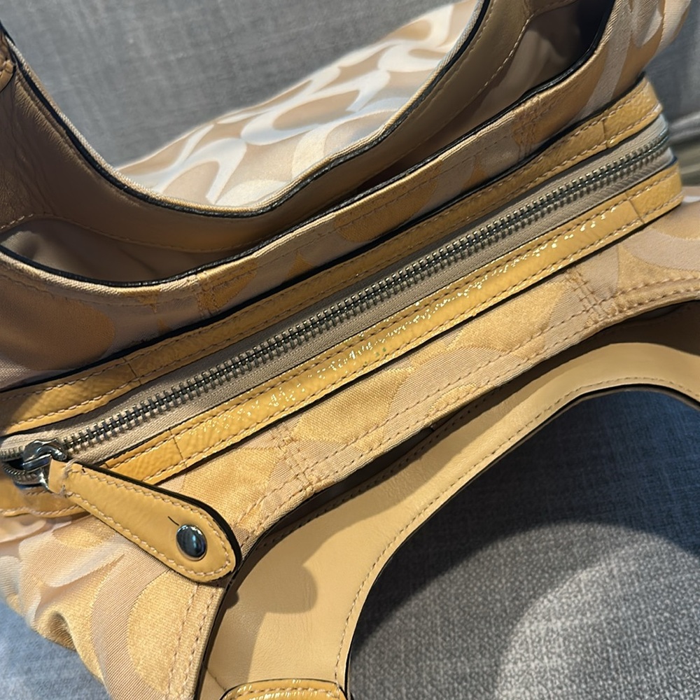 Coach Madison Opt Art Maggie Shoulder Bag. A1073-14305 - Picture 12 of 16